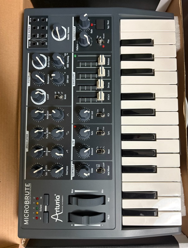 Arturia MicroBruteの画像